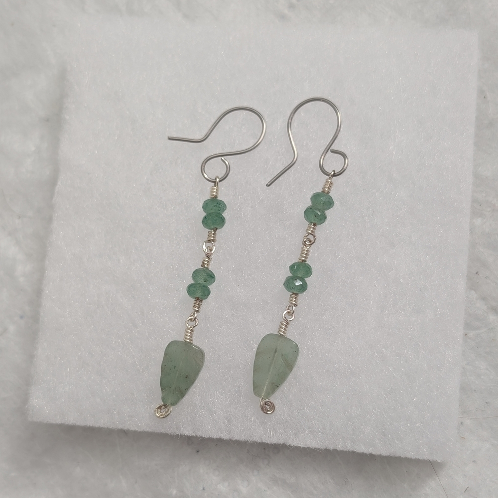 Source Unknown Green And Silver Dangle Earrings - image 4